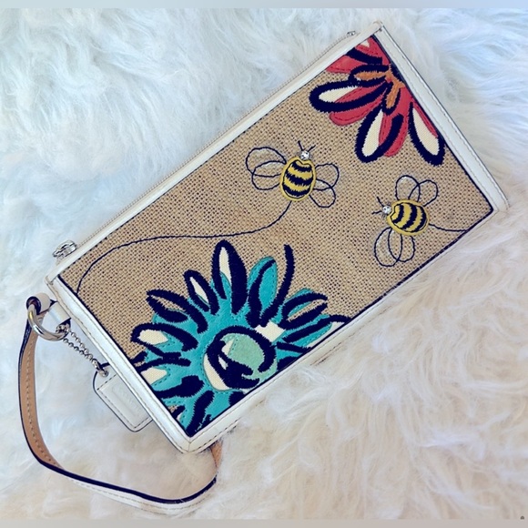 EUC Coach Vintage Wristlet - Bumblebee and Flower Burlap and Leather w/ Hang Tag - Picture 2 of 12